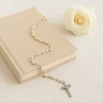 Libro y rosario para boda: ideas de regalos y recuerdos para parejas libro y rosario para boda